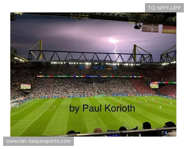 主队球场照明突发熄灭,比赛被迫中断 主队球场照明突发熄灭,比赛被迫中断